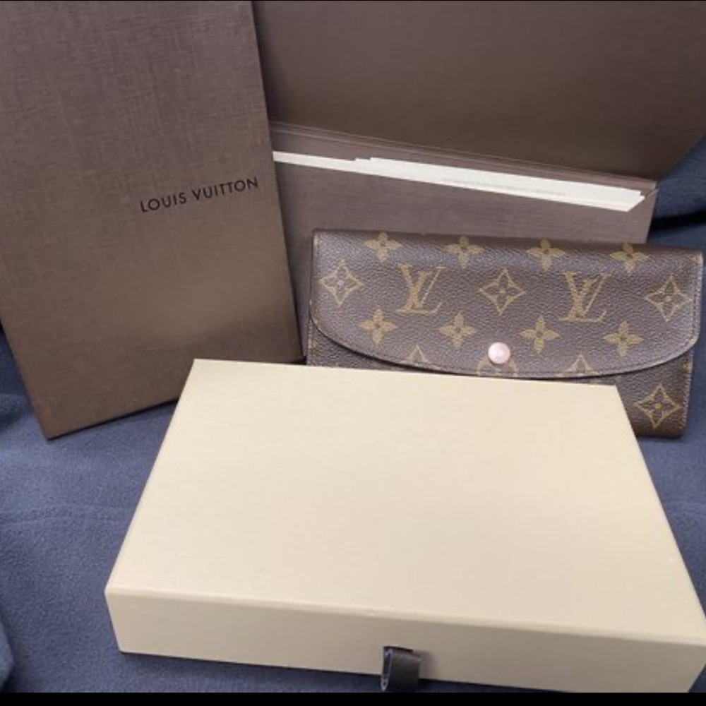 Louis Vuitton Emilie Monogram R. NACR